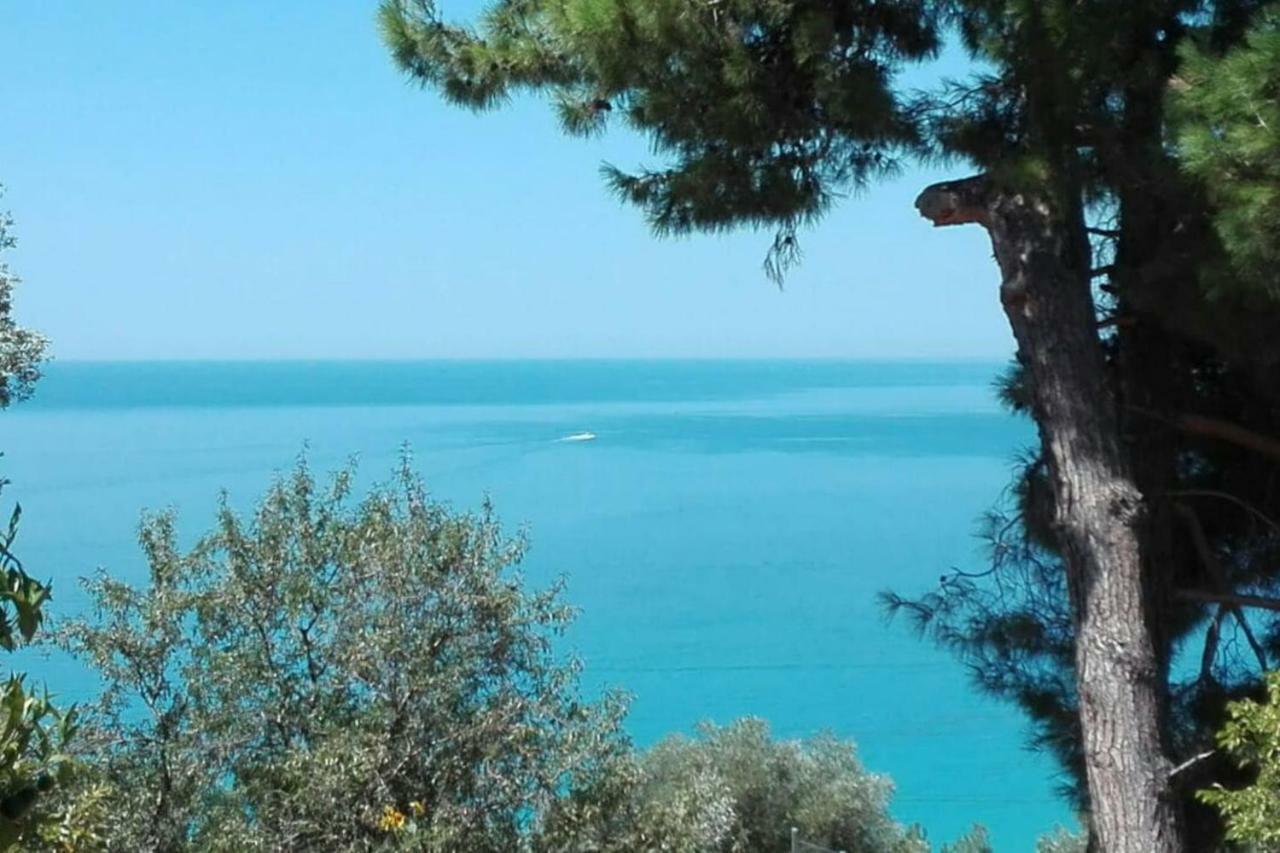 Lourdas Bay View Simotáta Exterior foto